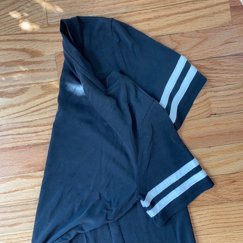 Tee - Picture 4 of 4
